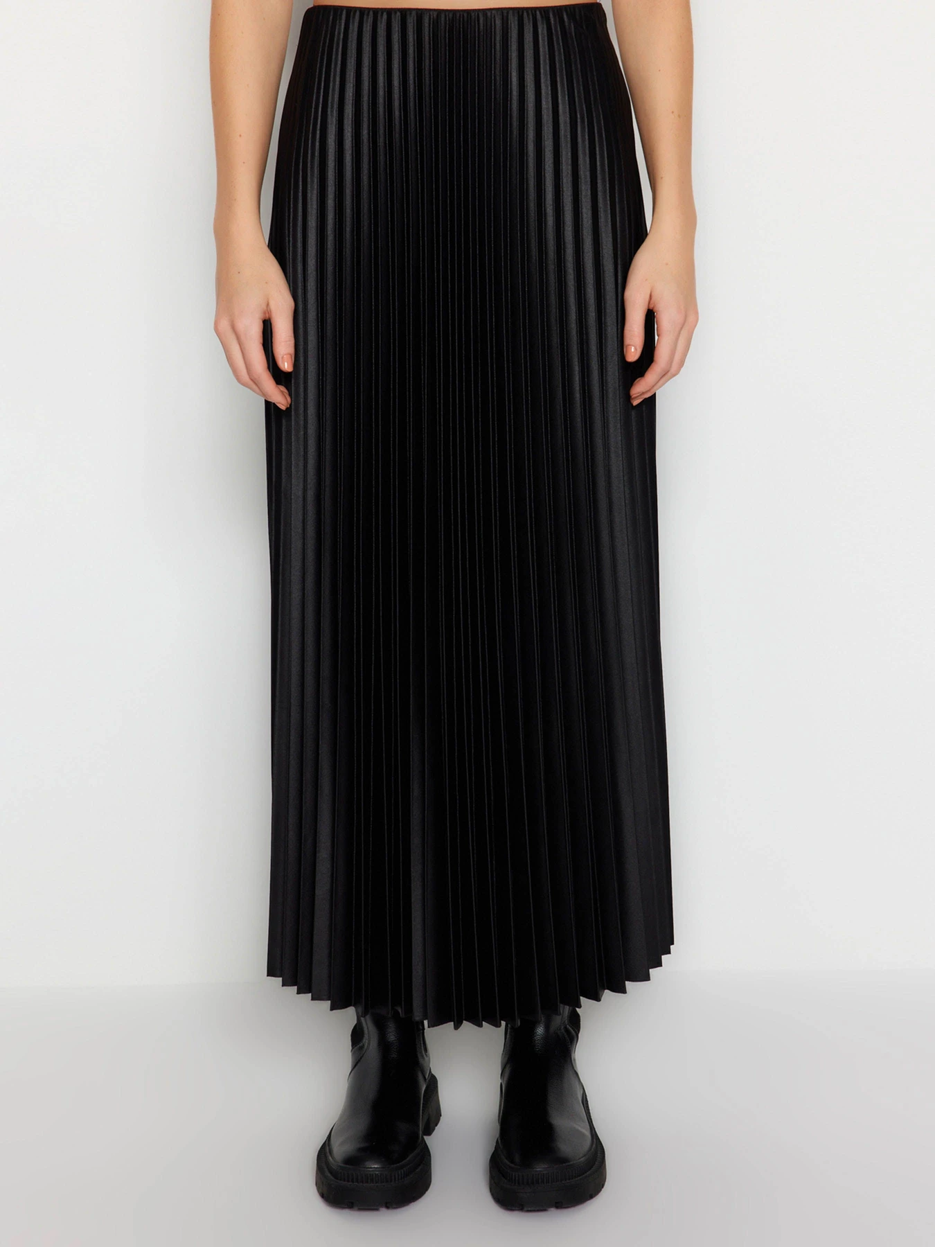 Юбки Trendyol модель TWOSS24ET00041/Siyah Фото