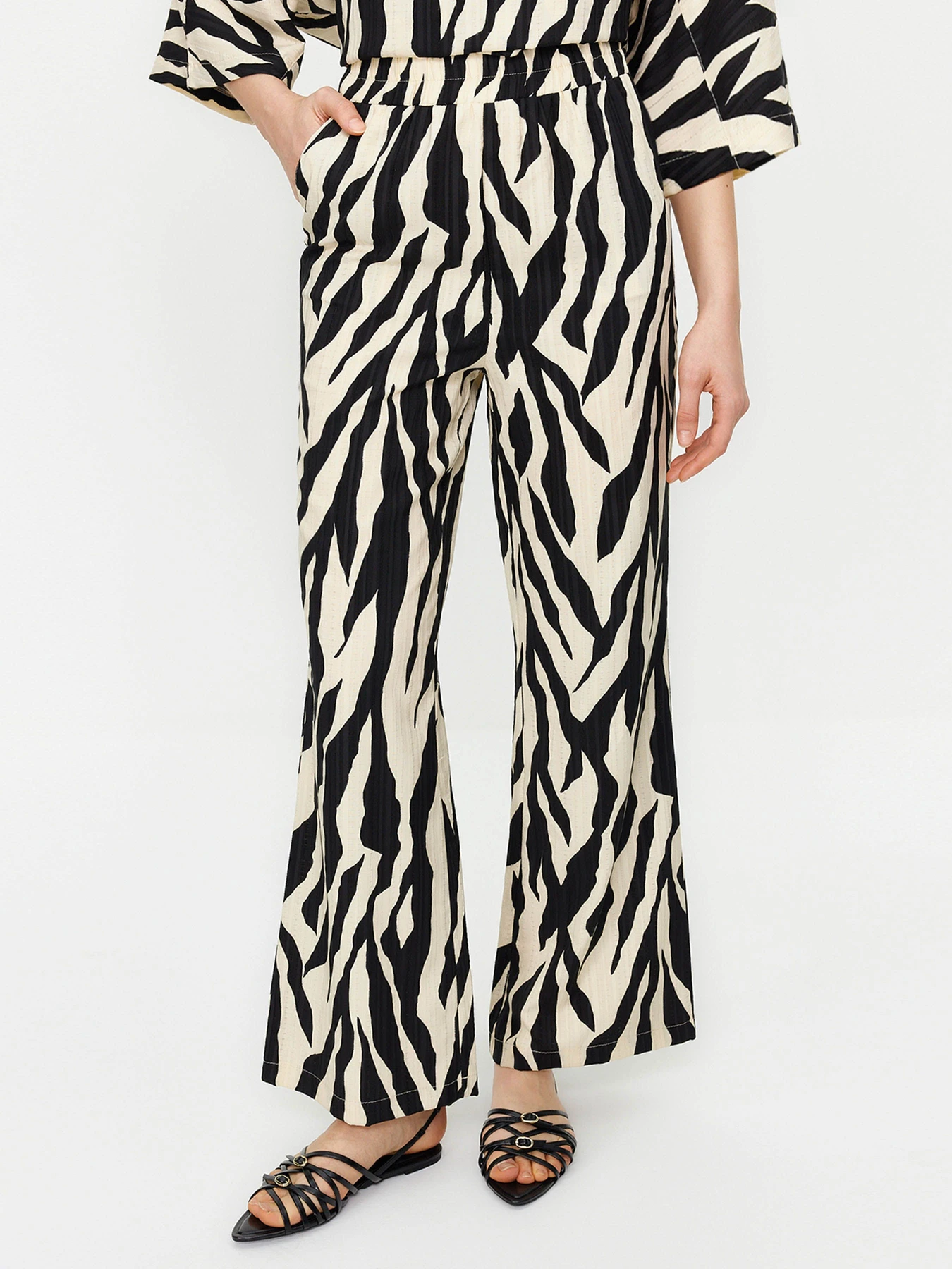 Костюмы Trendyol модель TCTSS24US00020/Koyu Bej Фото