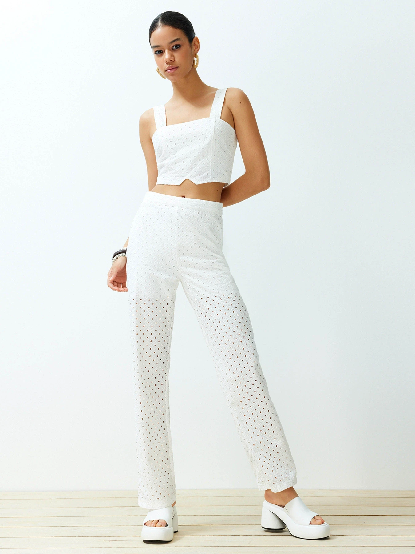 Брюки Trendyol модель TWOSS24PL00090/Ekru Фото