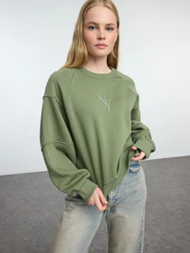 Худи и свитшоты Trendyol модель TWOAW24SW00199/Haki Фото