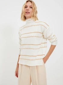 Свитры и кардиганы Trendyol модель TWOAW20FV0075/Ekru Фото