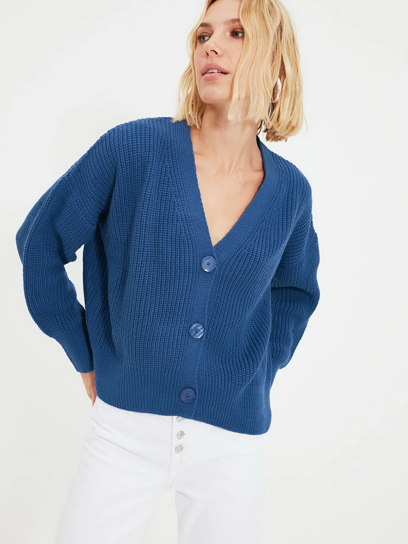 Свитры и кардиганы Trendyol модель TWOAW20HI0215/Mavi Свитры и кардиганы Trendyol модель TWOAW20HI0215/Mavi Фото