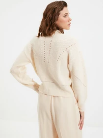 Свитры и кардиганы Trendyol модель TWOAW20KZ0038/Ekru Фото