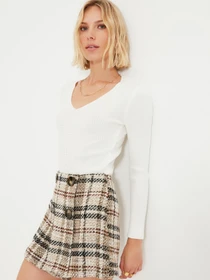 Свитры и кардиганы Trendyol модель TWOAW20KZ0191/Ekru Фото