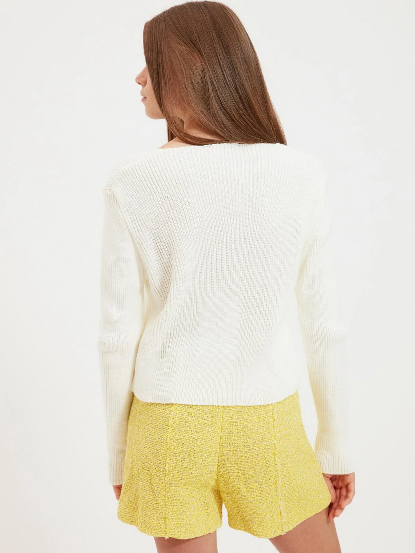 Свитры и кардиганы Trendyol модель TWOAW21HI0158/Ekru Свитры и кардиганы Trendyol модель TWOAW21HI0158/Ekru Фото