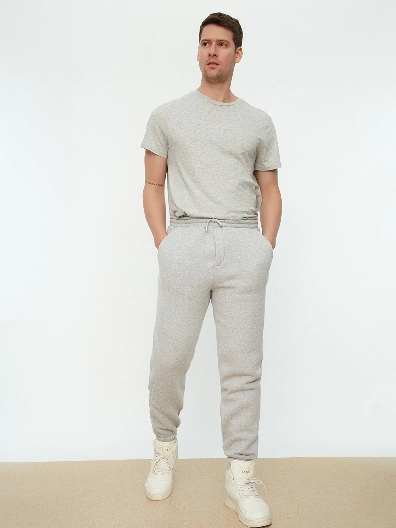 Брюки Trendyol модель TMNAW22EA0160/Gri Фото