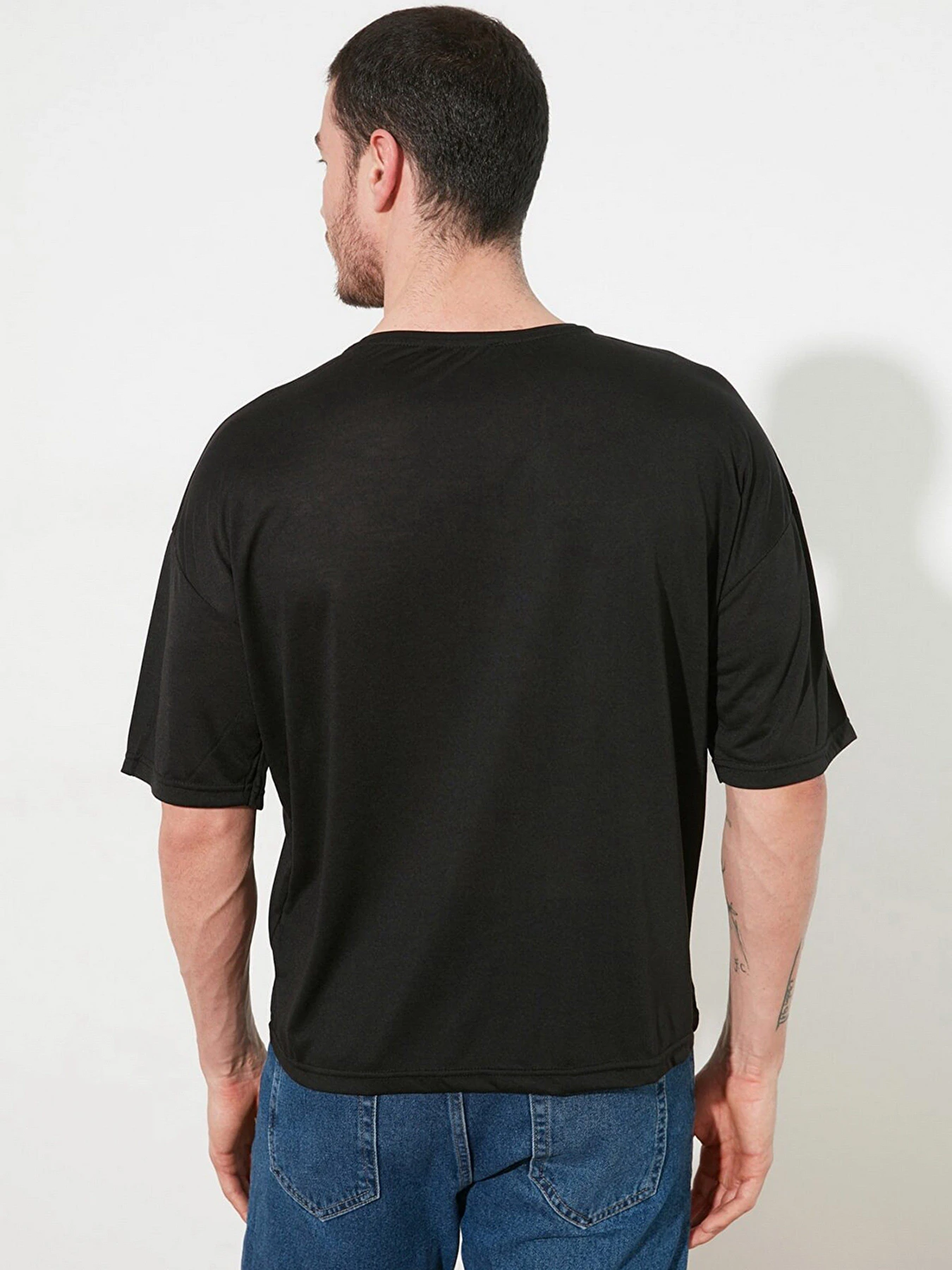 Футболки і поло Trendyol модель TMNSS21TS1091/Siyah-Beyaz Футболки і поло Trendyol модель TMNSS21TS1091/Siyah-Beyaz Фото
