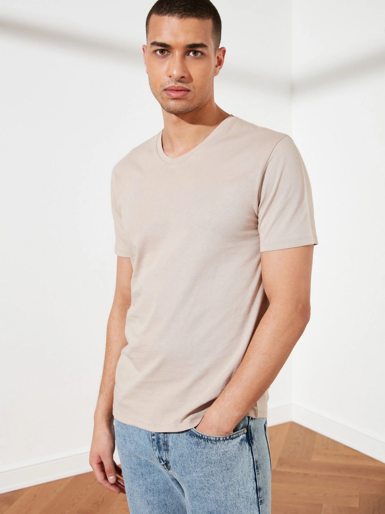 Футболки и поло Trendyol модель TMNSS19BO0002/Ten Футболки и поло Trendyol модель TMNSS19BO0002/Ten Фото