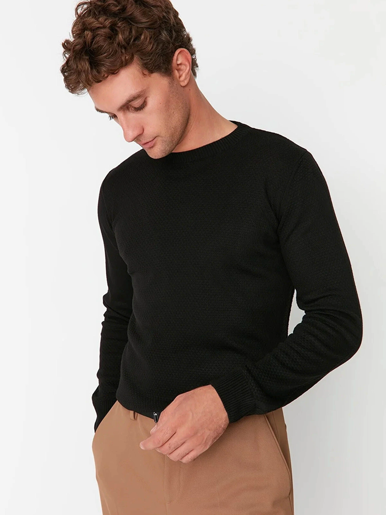 Светри та кардигани Trendyol модель TMNAW23KZ00148/Siyah Светри та кардигани Trendyol модель TMNAW23KZ00148/Siyah Фото