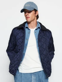 Куртки та дублянки Trendyol модель TMNAW24MO00022/Lacivert Фото