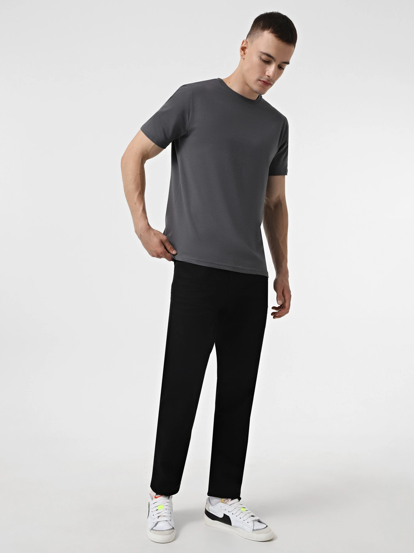 Футболки и поло Trendyol модель TMNSS19BO0001/Antrasit Фото
