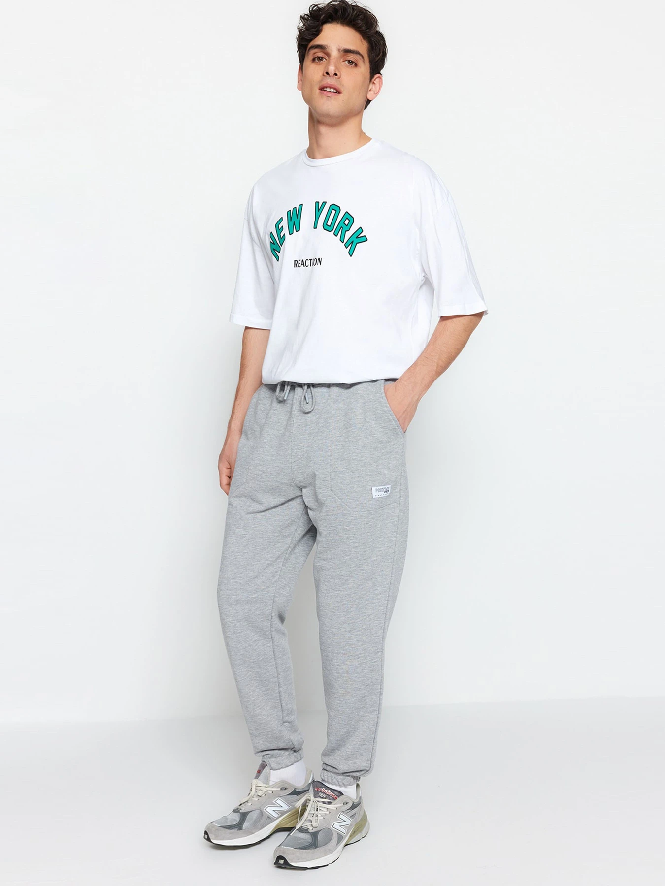 Штани Trendyol модель TMNSS23EA00010/Gri Melanj Штани Trendyol модель TMNSS23EA00010/Gri Melanj Фото