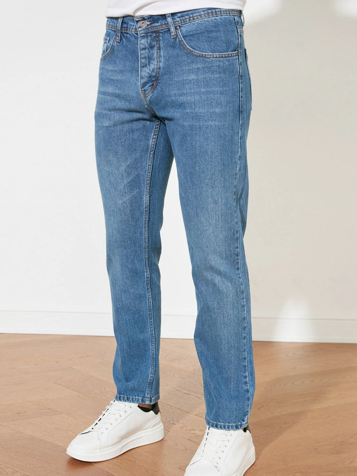 Джинсы Trendyol Straight модель TMNSS21JE0810/Indigo Джинсы Trendyol Straight модель TMNSS21JE0810/Indigo Фото