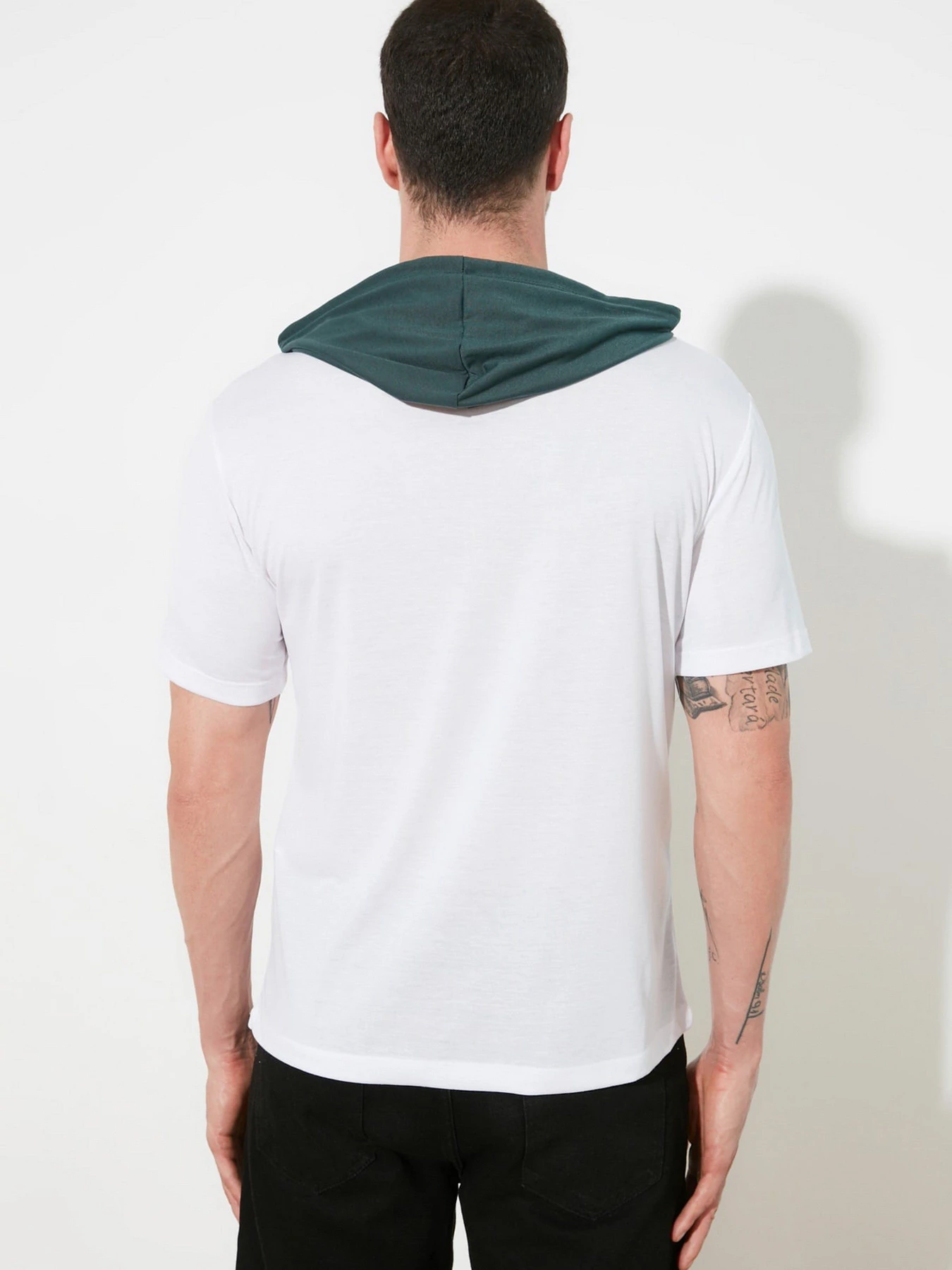 Футболки и поло Trendyol модель TMNSS20TS0028/Beyaz Футболки и поло Trendyol модель TMNSS20TS0028/Beyaz Фото