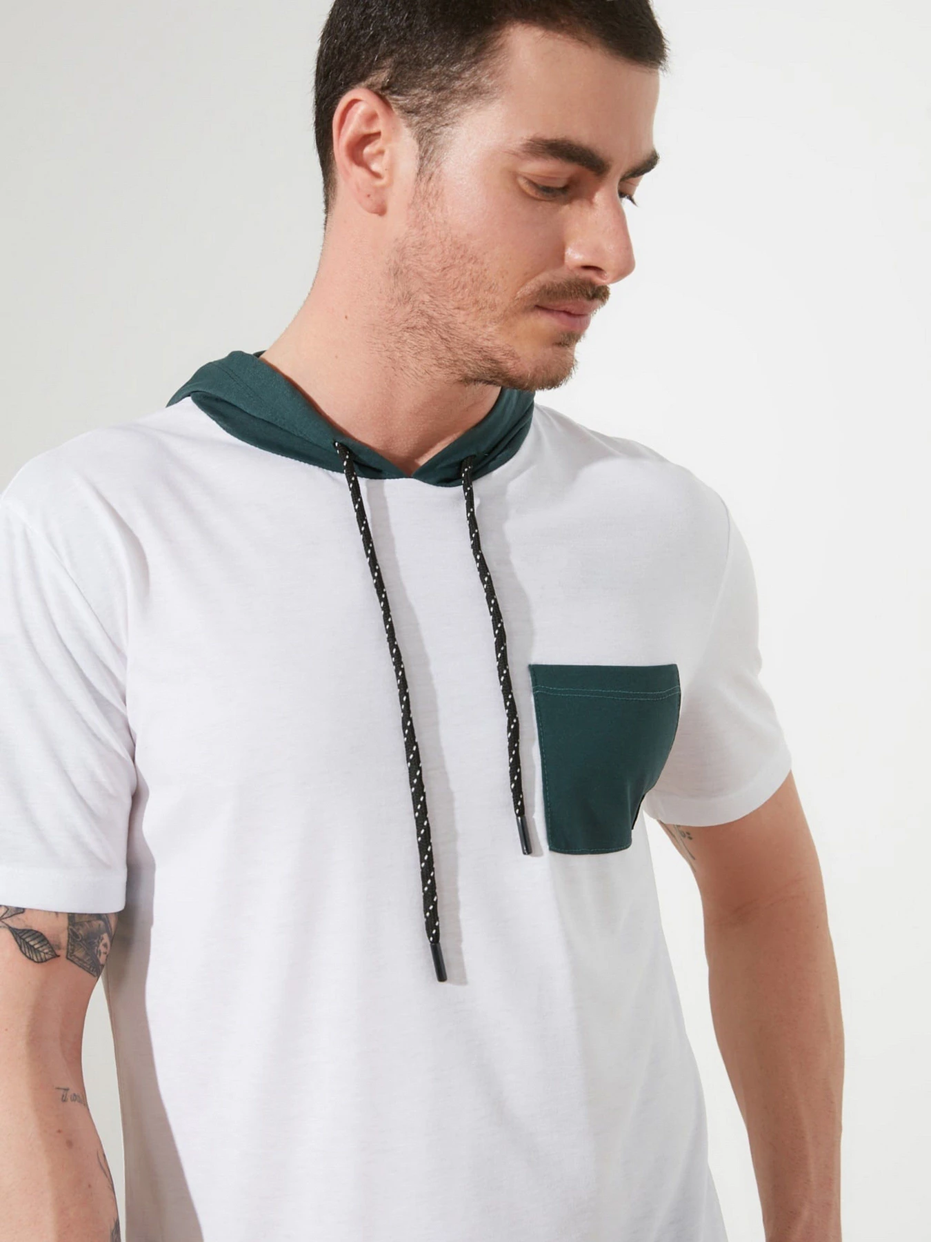 Футболки и поло Trendyol модель TMNSS20TS0028/Beyaz Футболки и поло Trendyol модель TMNSS20TS0028/Beyaz Фото