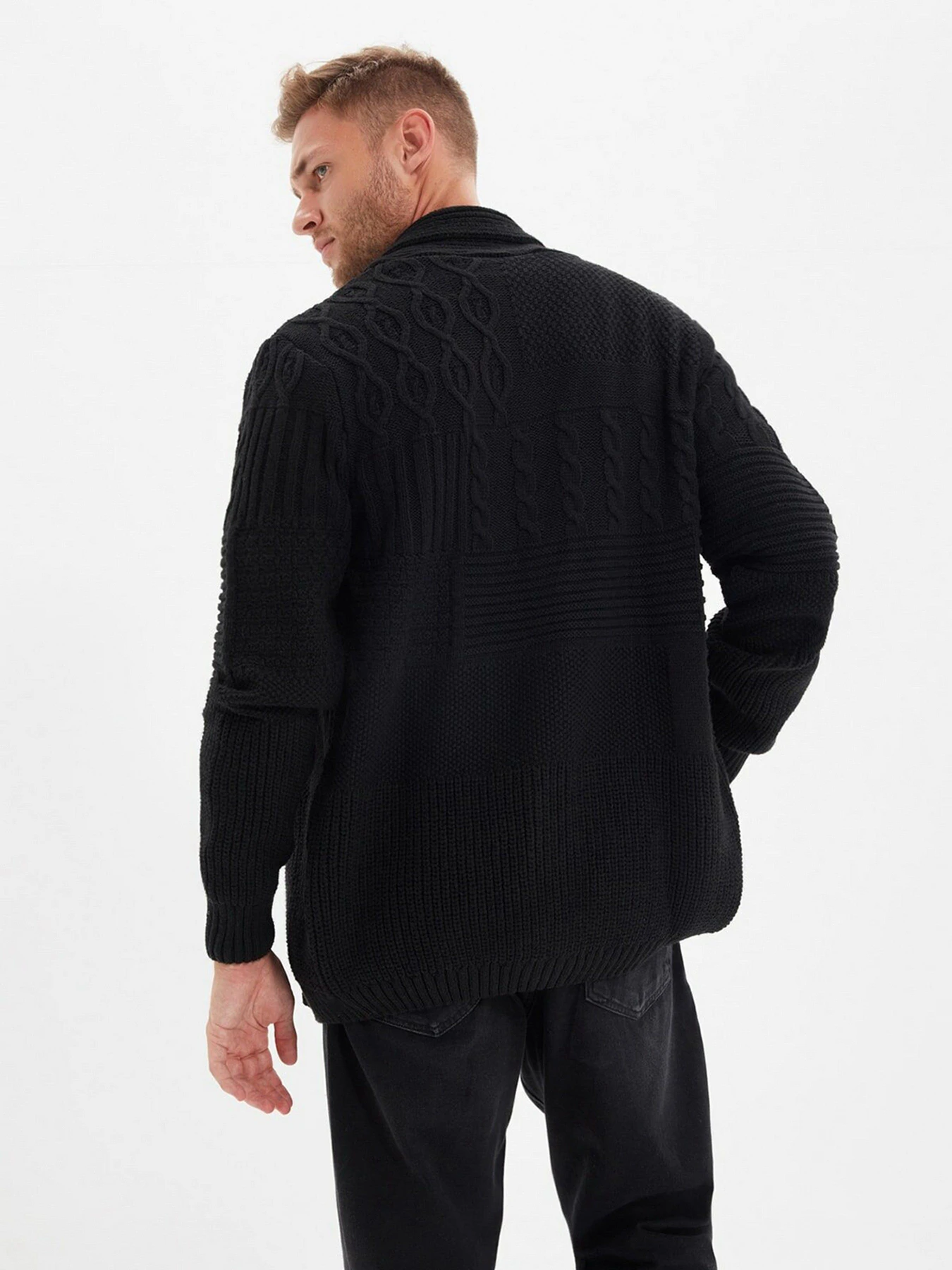 Светри та кардигани Trendyol модель TMNAW22HI0133/Siyah Светри та кардигани Trendyol модель TMNAW22HI0133/Siyah Фото