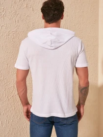 Футболки и поло Trendyol модель TMNSS20TS0117/Beyaz Фото