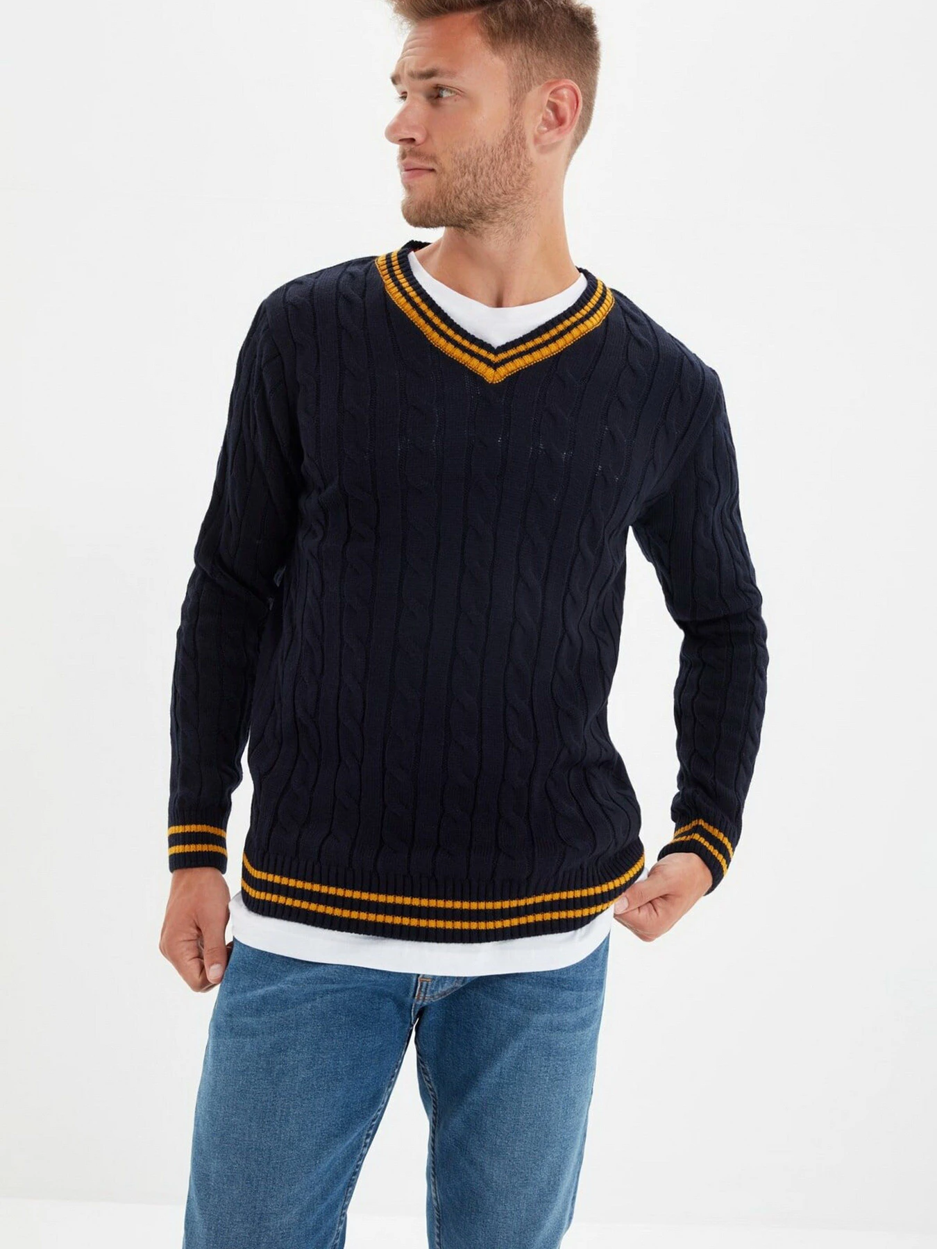 Светри та кардигани Trendyol модель TMNAW22KZ0125/Lacivert Светри та кардигани Trendyol модель TMNAW22KZ0125/Lacivert Фото