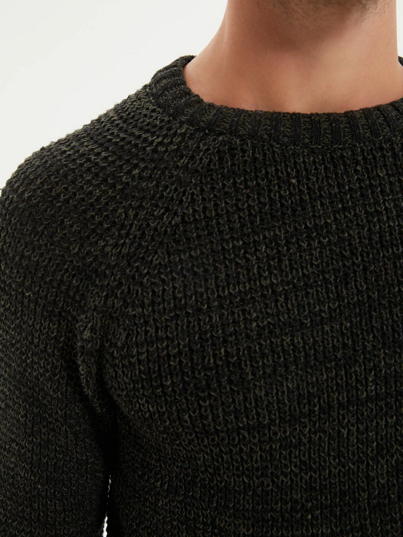 Светри та кардигани Trendyol модель TMNAW22KZ0393/Haki Светри та кардигани Trendyol модель TMNAW22KZ0393/Haki Фото