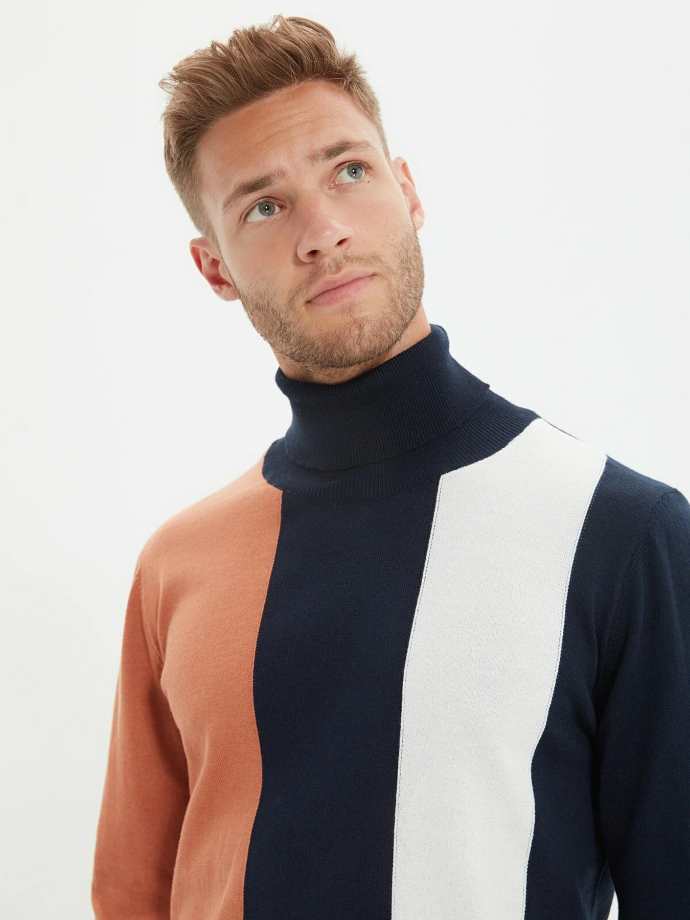 Свитры и кардиганы Trendyol модель TMNAW22KZ0580/Lacivert Свитры и кардиганы Trendyol модель TMNAW22KZ0580/Lacivert Фото