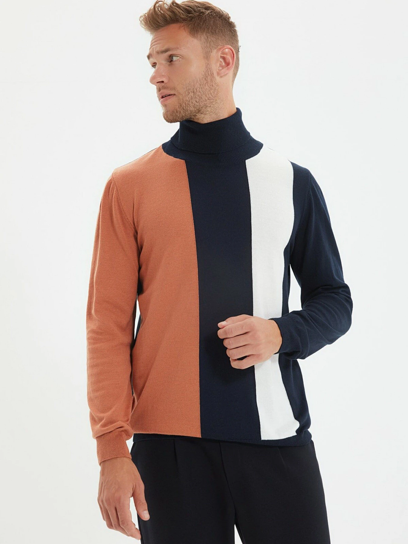 Свитры и кардиганы Trendyol модель TMNAW22KZ0580/Lacivert Свитры и кардиганы Trendyol модель TMNAW22KZ0580/Lacivert Фото