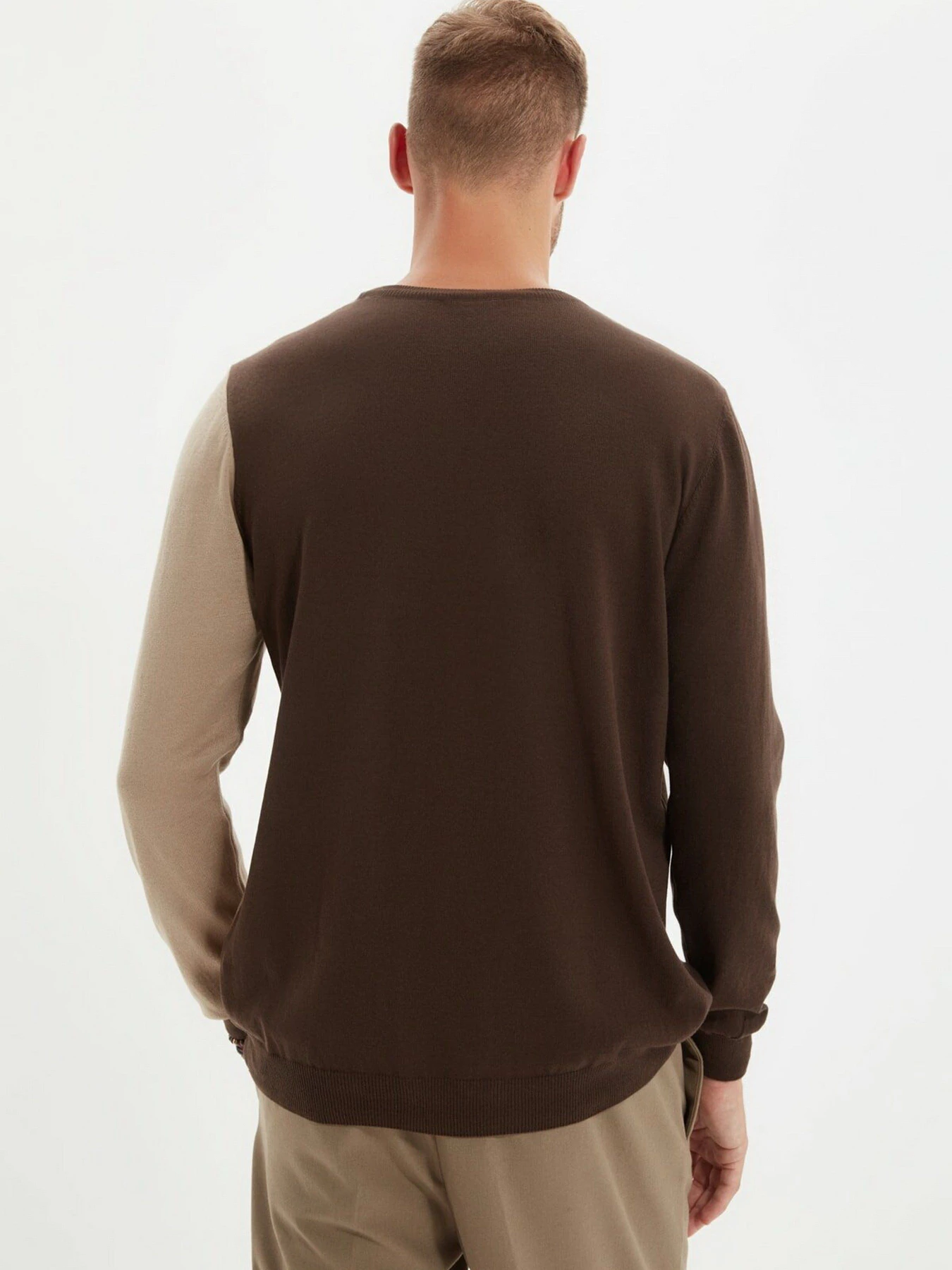 Светри та кардигани Trendyol модель TMNAW22KZ0587/Kahverengi Светри та кардигани Trendyol модель TMNAW22KZ0587/Kahverengi Фото
