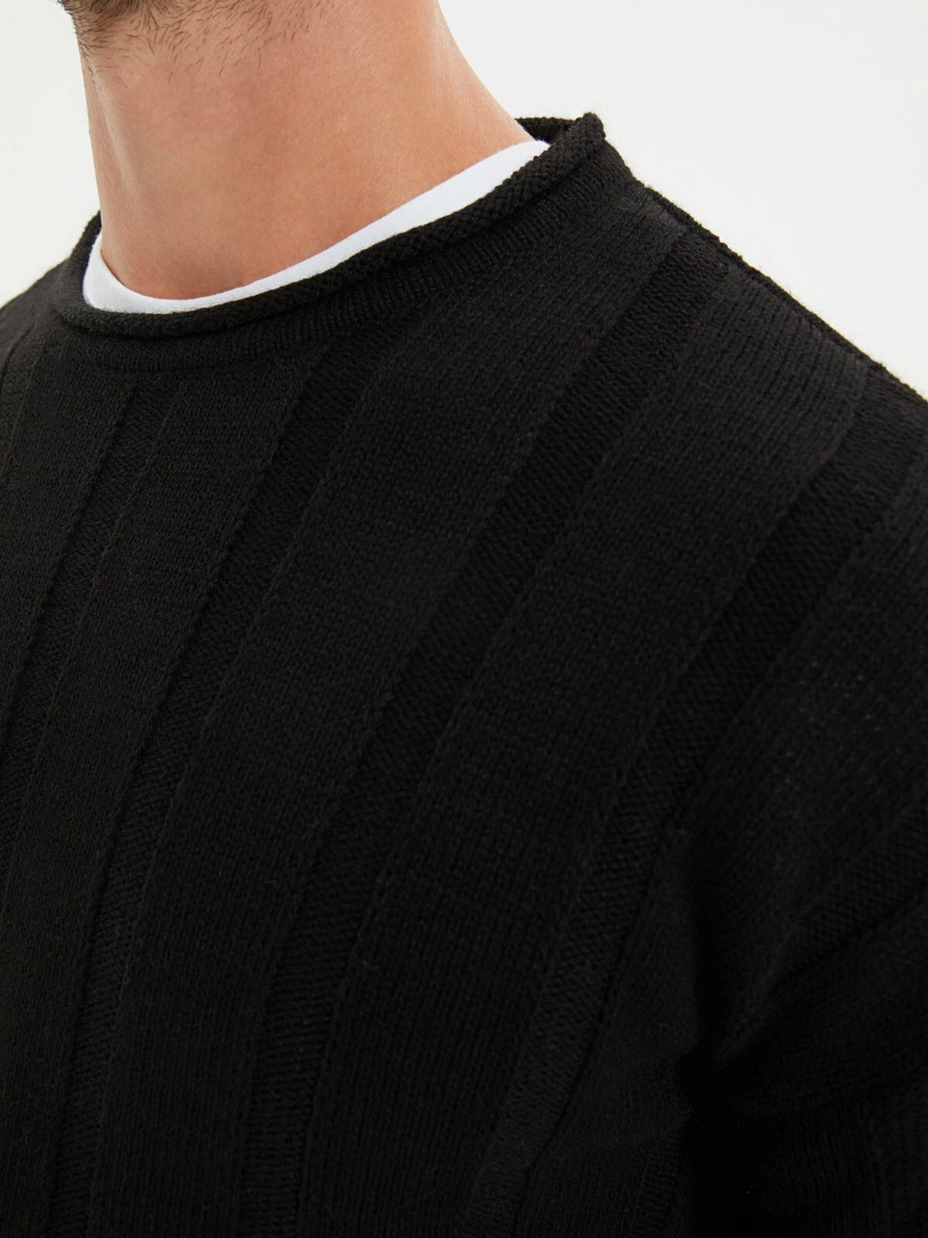 Светри та кардигани Trendyol модель TMNAW22KZ0596/Siyah Светри та кардигани Trendyol модель TMNAW22KZ0596/Siyah Фото