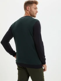 Светри та кардигани Trendyol модель TMNAW22KZ0600/Koyu Yesil Фото