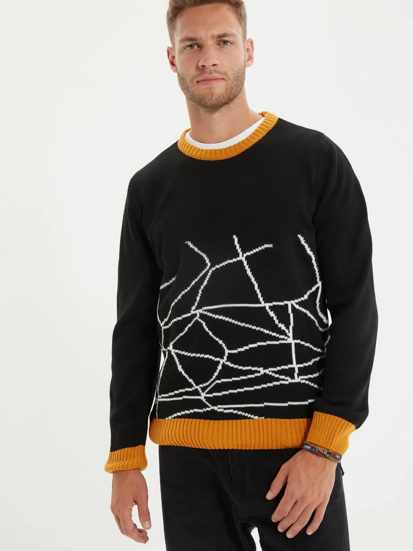 Светри та кардигани Trendyol модель TMNAW22KZ0944/Siyah Светри та кардигани Trendyol модель TMNAW22KZ0944/Siyah Фото