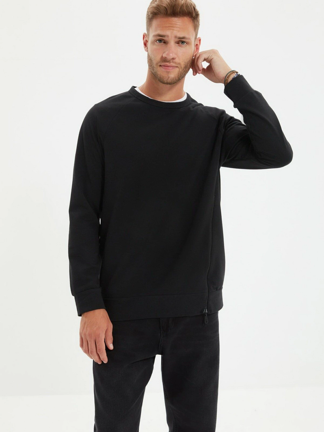 Худи и свитшоты Trendyol модель TMNAW22SW0086/Siyah Худи и свитшоты Trendyol модель TMNAW22SW0086/Siyah Фото