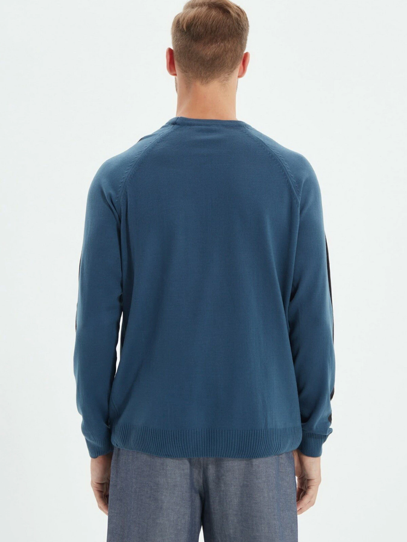 Светри та кардигани Trendyol модель TMNAW22KZ0655/Indigo Светри та кардигани Trendyol модель TMNAW22KZ0655/Indigo Фото