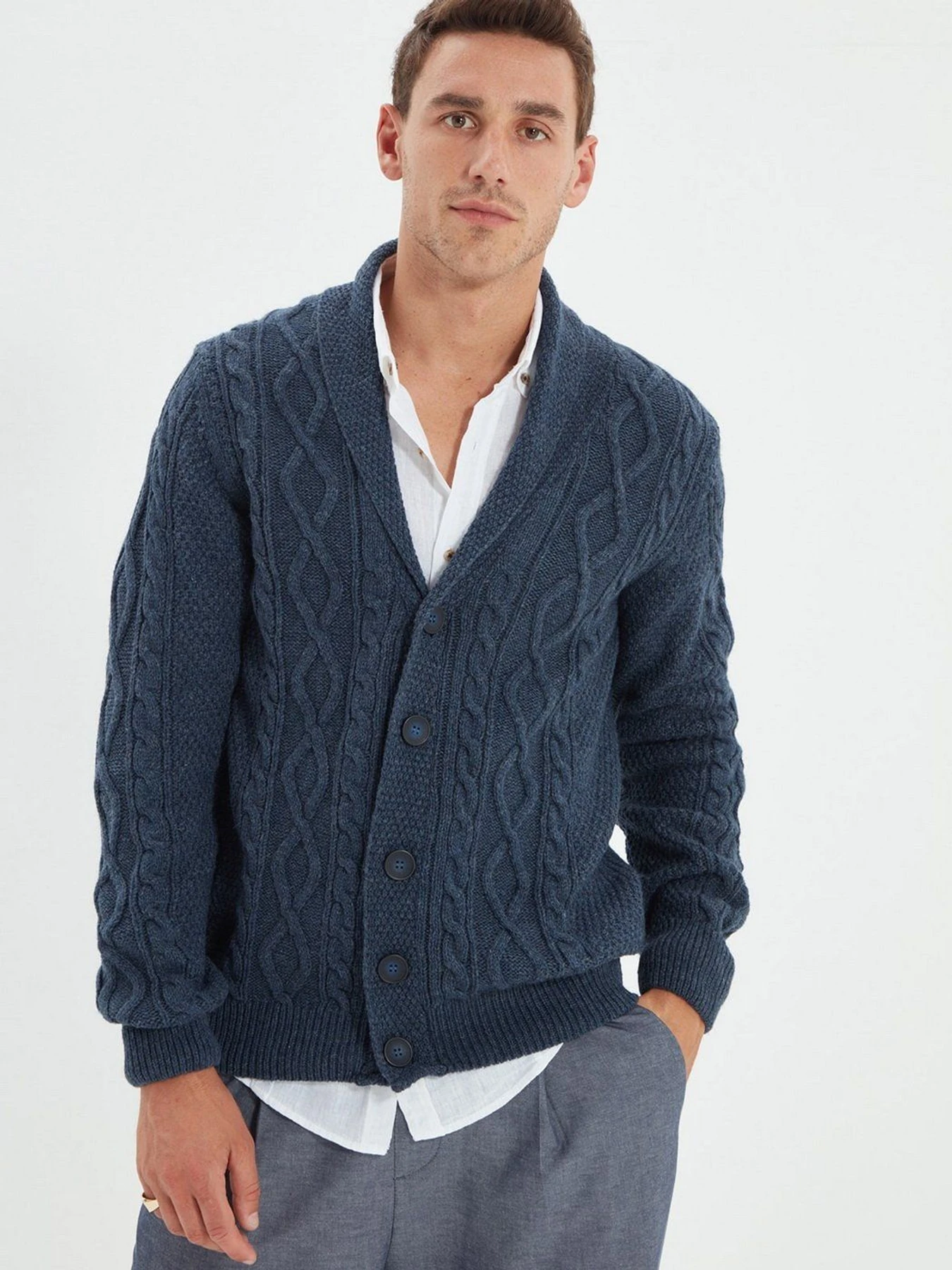 Светри та кардигани Trendyol модель TMNAW22HI0137/Indigo Светри та кардигани Trendyol модель TMNAW22HI0137/Indigo Фото