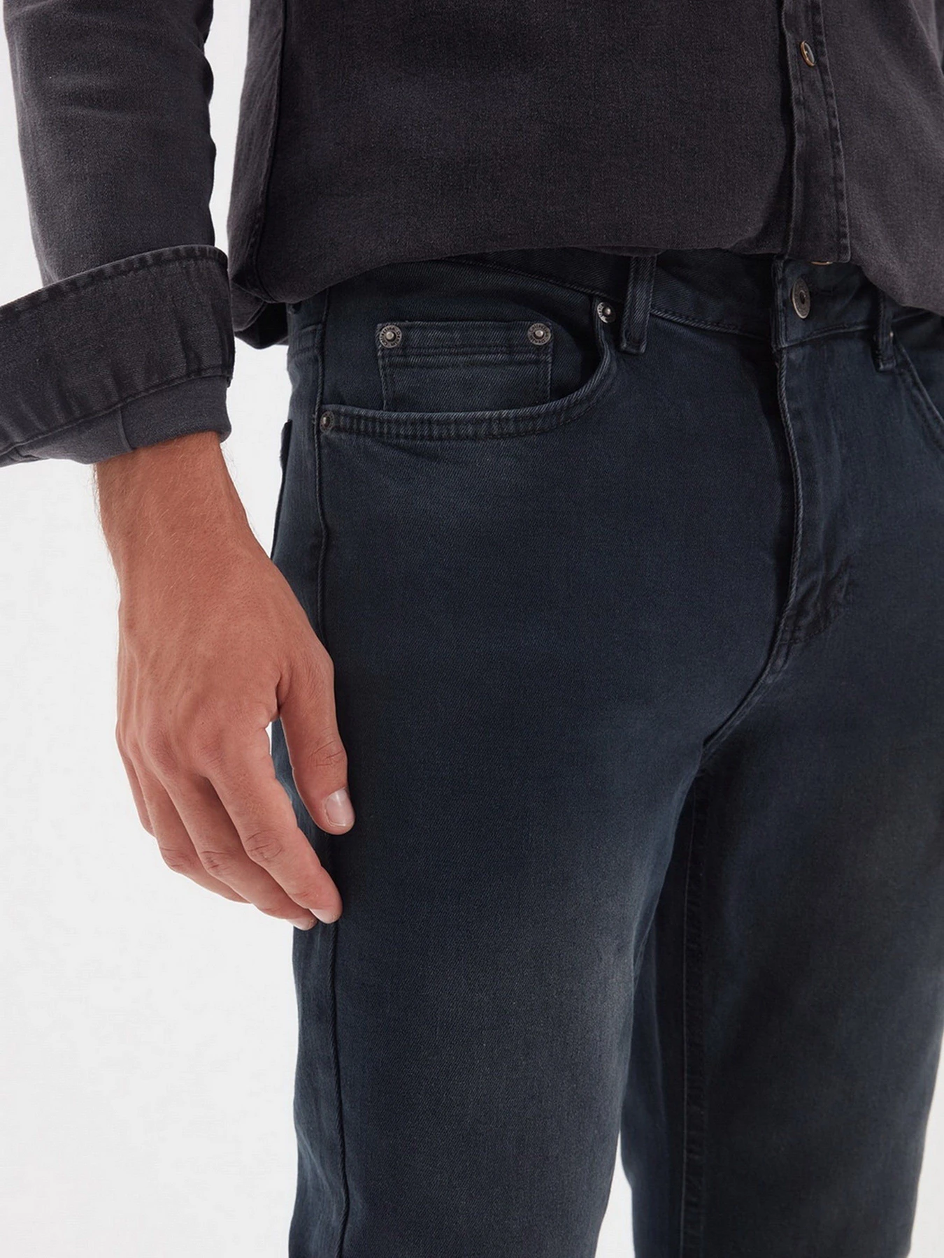 Джинси Trendyol Slim модель TMNAW22JE0020/Lacivert Фото