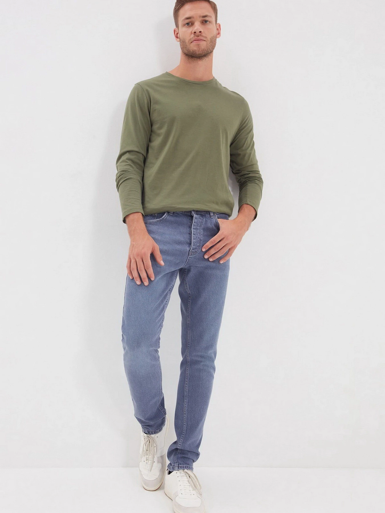 Джинсы Trendyol Slim модель TMNAW22JE0028/Mavi Джинсы Trendyol Slim модель TMNAW22JE0028/Mavi Фото