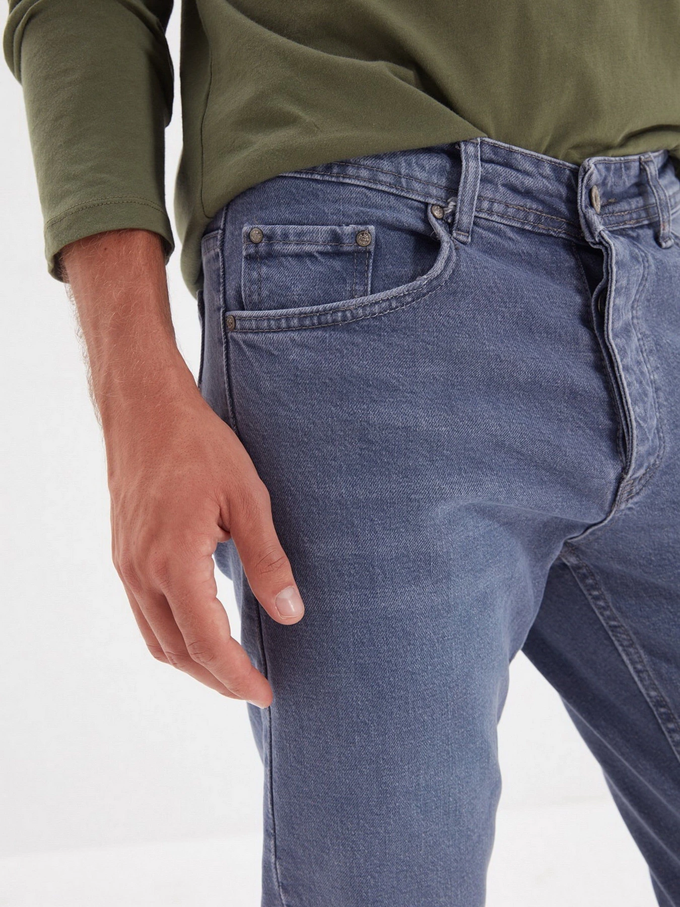 Джинсы Trendyol Slim модель TMNAW22JE0028/Mavi Джинсы Trendyol Slim модель TMNAW22JE0028/Mavi Фото