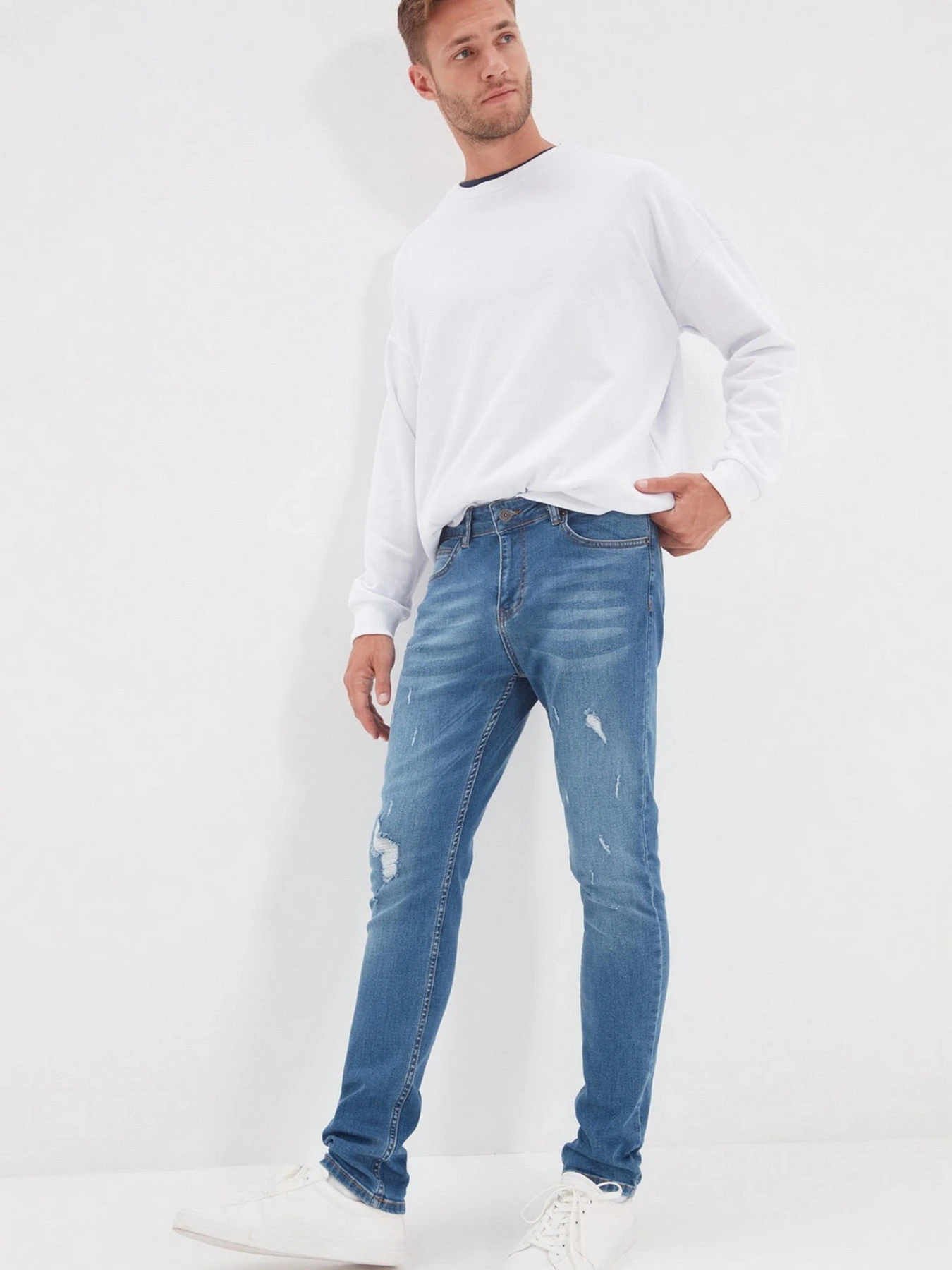 Джинсы Trendyol Skinny модель TMNAW22JE0063/Mavi Джинсы Trendyol Skinny модель TMNAW22JE0063/Mavi Фото