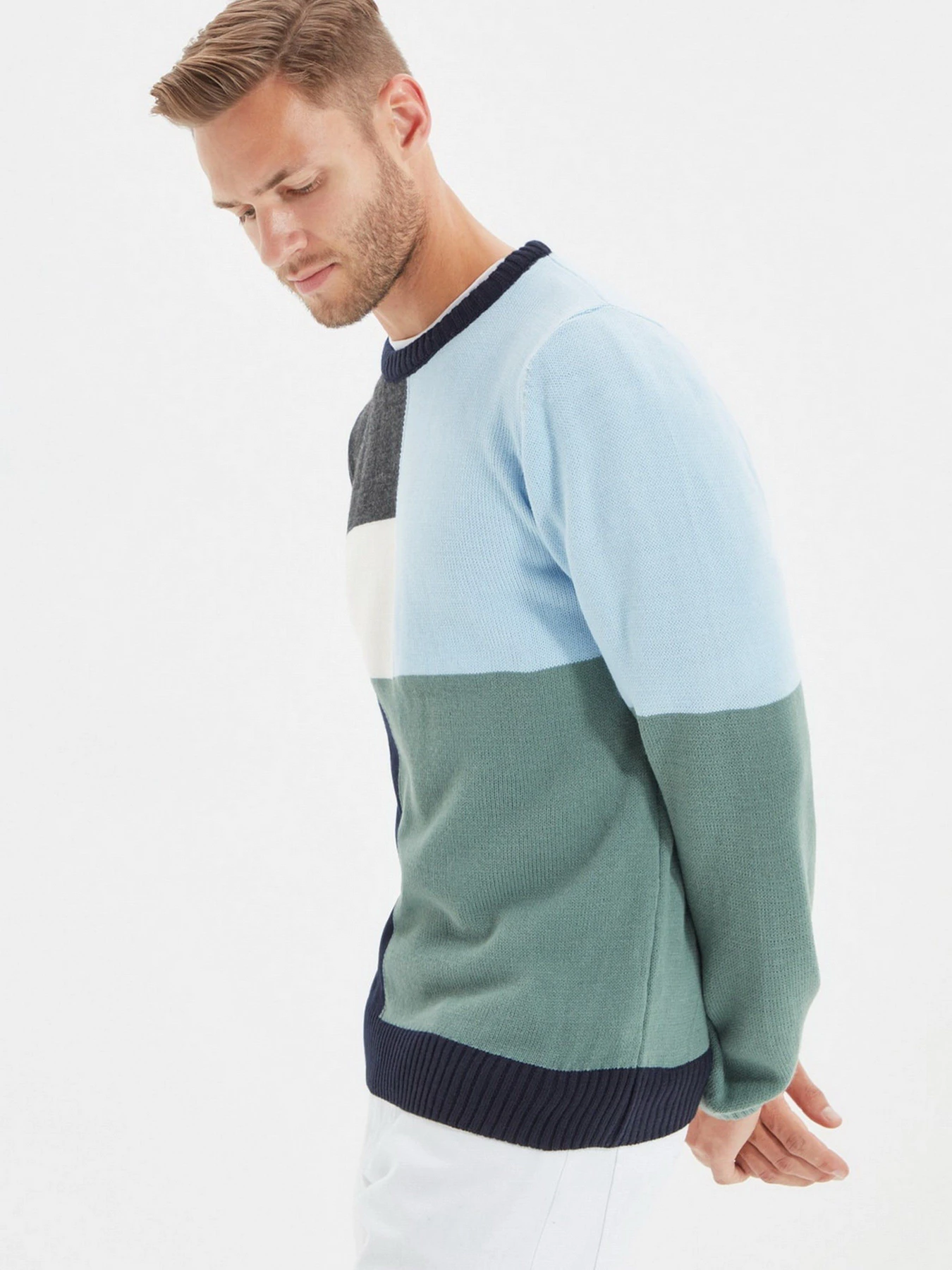 Светри та кардигани Trendyol модель TMNAW22KZ0122/Lacivert Светри та кардигани Trendyol модель TMNAW22KZ0122/Lacivert Фото