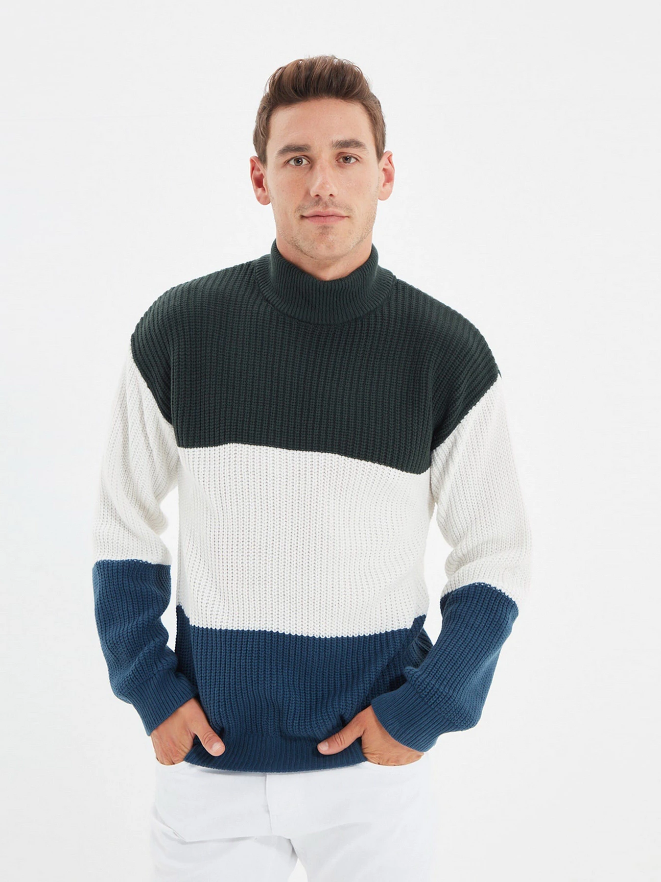 Свитры и кардиганы Trendyol модель TMNAW22KZ0139/Yesil Свитры и кардиганы Trendyol модель TMNAW22KZ0139/Yesil Фото