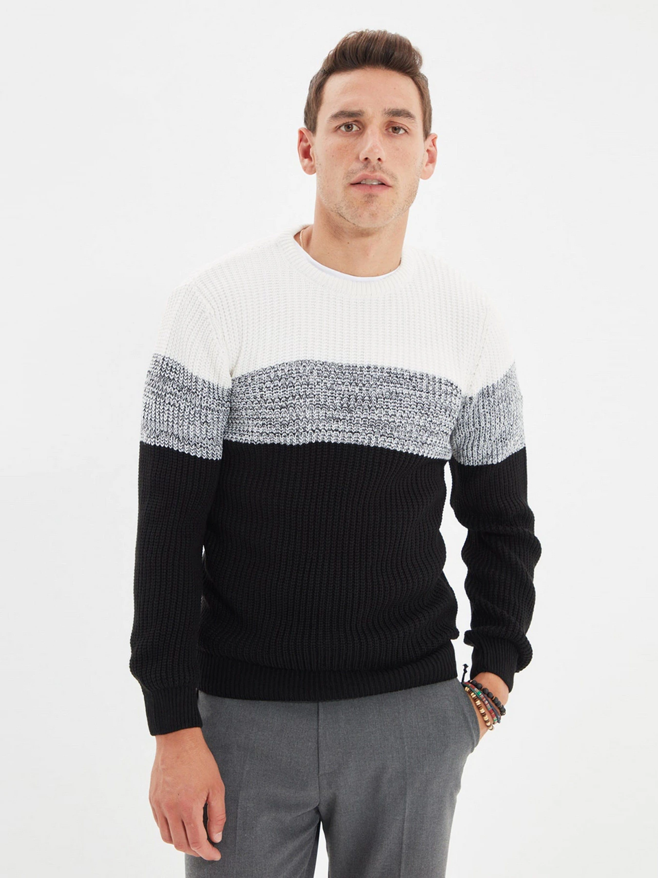 Светри та кардигани Trendyol модель TMNAW22KZ0140/Siyah Светри та кардигани Trendyol модель TMNAW22KZ0140/Siyah Фото