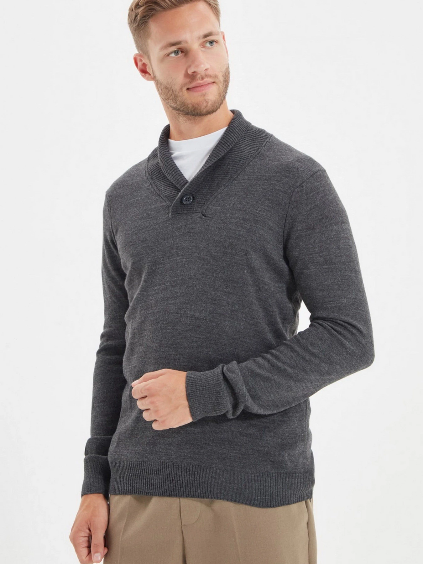 Светри та кардигани Trendyol модель TMNAW22KZ0154/Antrasit Светри та кардигани Trendyol модель TMNAW22KZ0154/Antrasit Фото