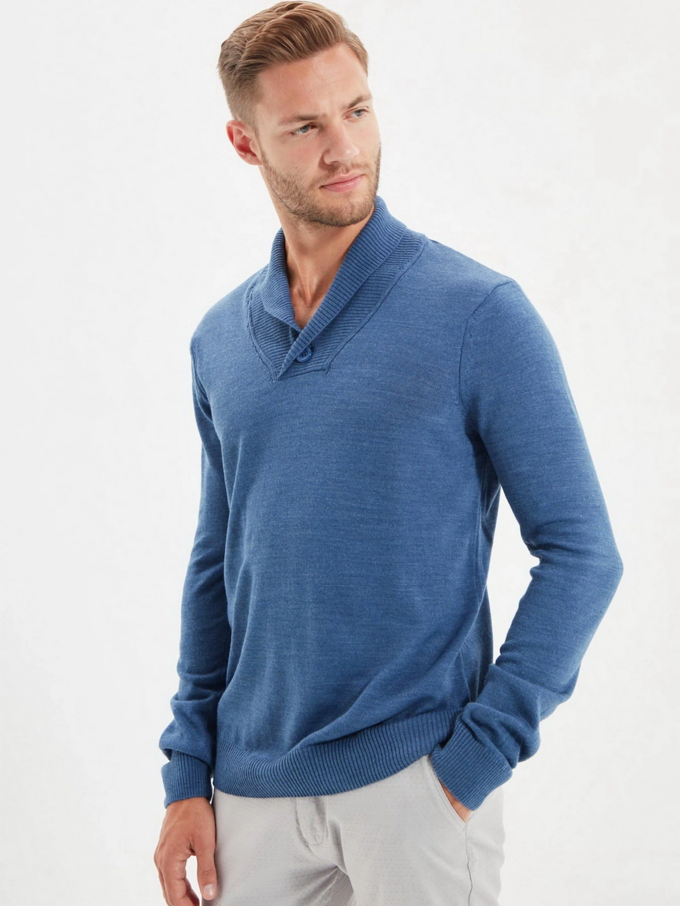 Светри та кардигани Trendyol модель TMNAW22KZ0154/Indigo Светри та кардигани Trendyol модель TMNAW22KZ0154/Indigo Фото