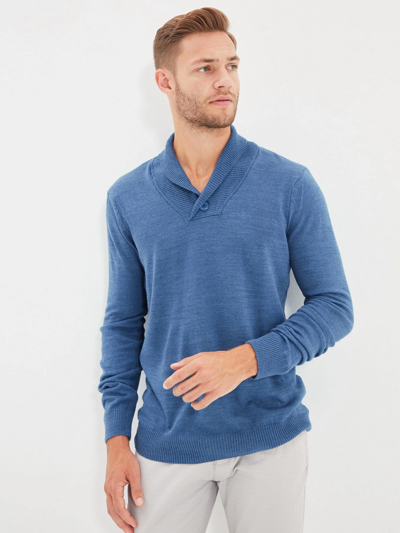 Светри та кардигани Trendyol модель TMNAW22KZ0154/Indigo Светри та кардигани Trendyol модель TMNAW22KZ0154/Indigo Фото
