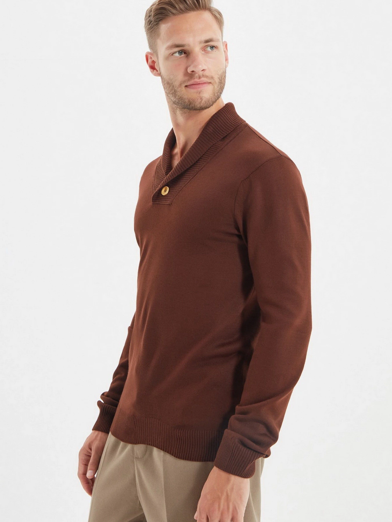 Светри та кардигани Trendyol модель TMNAW22KZ0154/Kahverengi Светри та кардигани Trendyol модель TMNAW22KZ0154/Kahverengi Фото