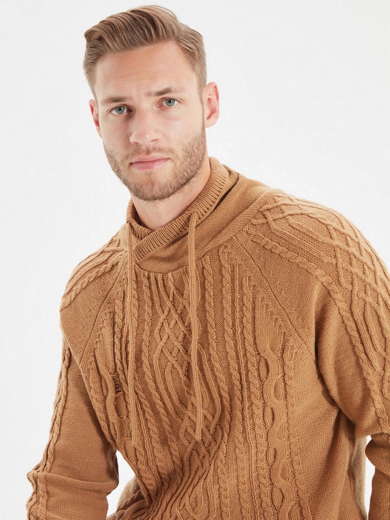 Свитры и кардиганы Trendyol модель TMNAW22KZ0287/Camel Свитры и кардиганы Trendyol модель TMNAW22KZ0287/Camel Фото
