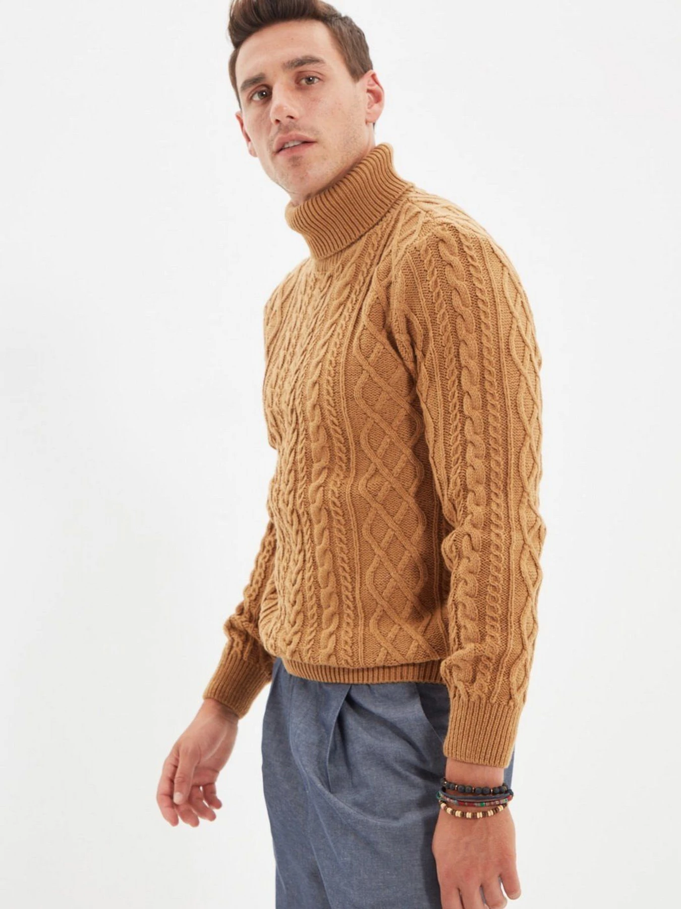 Свитры и кардиганы Trendyol модель TMNAW22KZ0302/Camel Свитры и кардиганы Trendyol модель TMNAW22KZ0302/Camel Фото