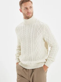 Светри та кардигани Trendyol модель TMNAW22KZ0302/Ekru Фото
