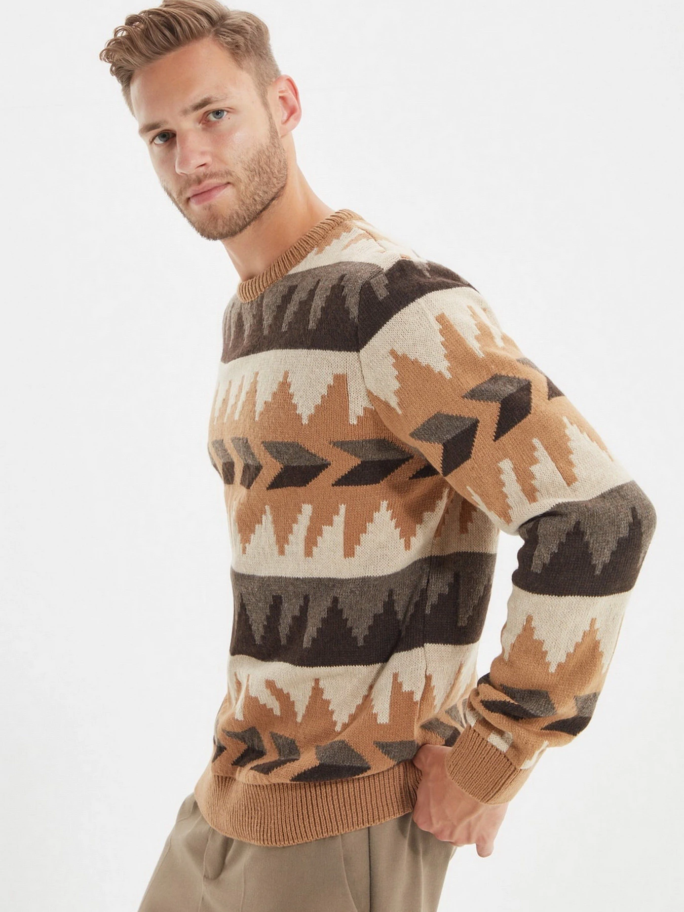 Светри та кардигани Trendyol модель TMNAW22KZ0304/Camel Светри та кардигани Trendyol модель TMNAW22KZ0304/Camel Фото