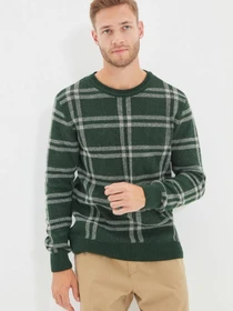 Светри та кардигани Trendyol модель TMNAW22KZ0321/Koyu Yesil Фото