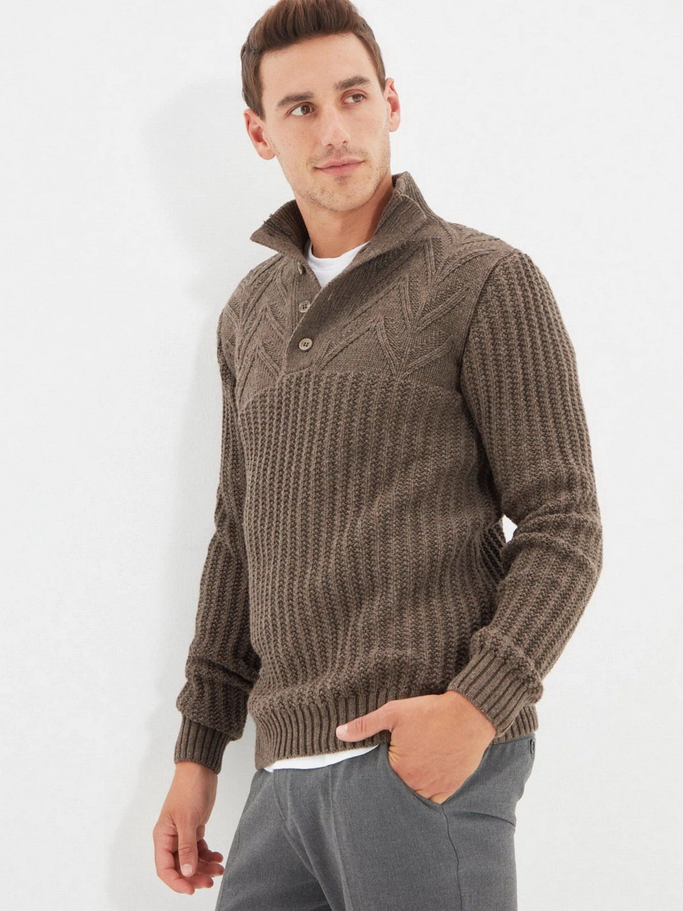 Светри та кардигани Trendyol модель TMNAW22KZ0327/Vizon Светри та кардигани Trendyol модель TMNAW22KZ0327/Vizon Фото