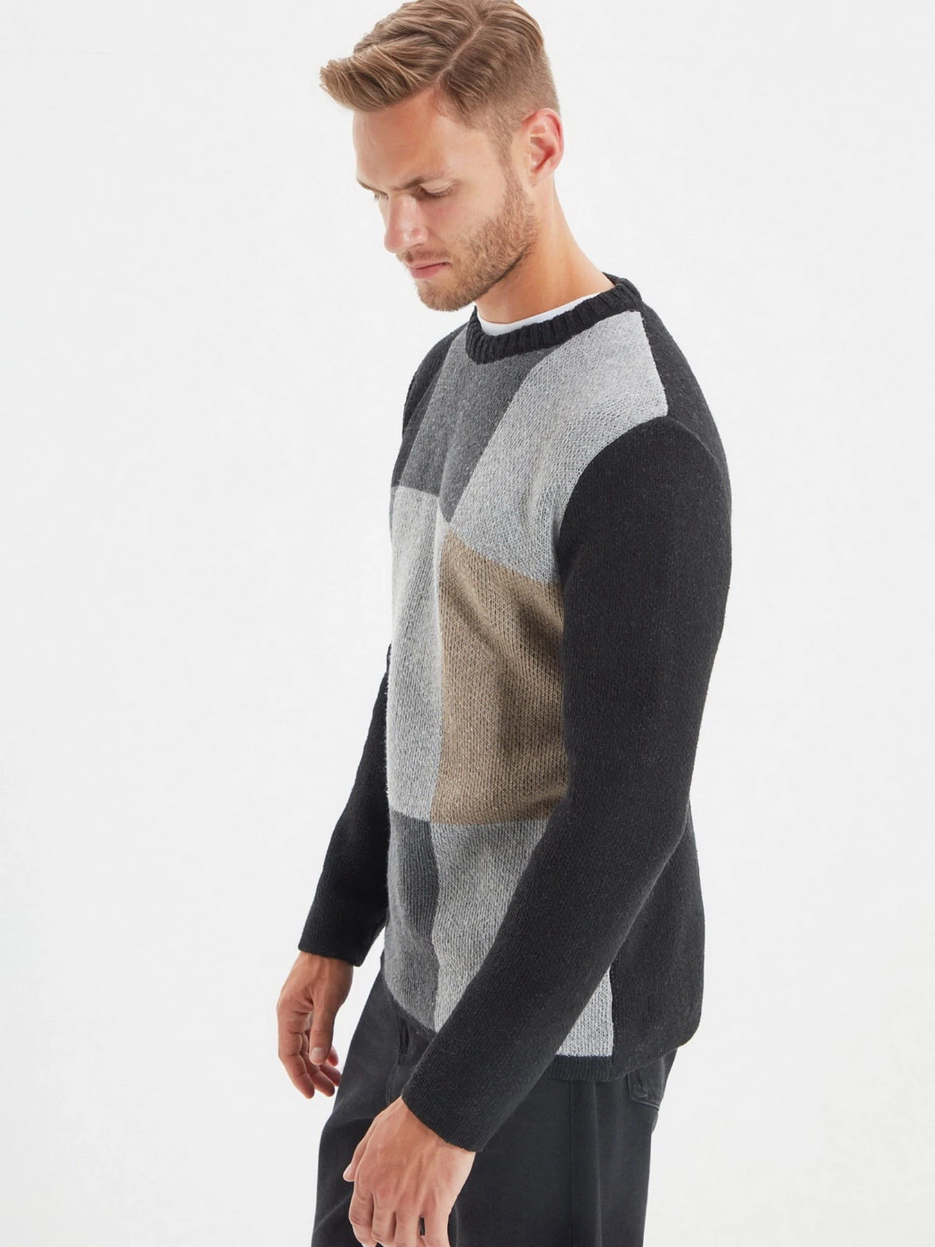 Светри та кардигани Trendyol модель TMNAW22KZ0404/Siyah Светри та кардигани Trendyol модель TMNAW22KZ0404/Siyah Фото